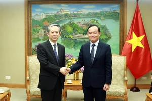 Phó Thủ tướng Trần Lưu Quang tiếp Đại sứ đặc mệnh toàn quyền Cộng hòa nhân dân Trung Hoa tại Việt Nam Hùng Ba. Ảnh: VGP/Hải Minh