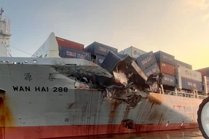 Hai tàu chở container va chạm tại Cần Giờ, nhiều hàng hóa hư hỏng
