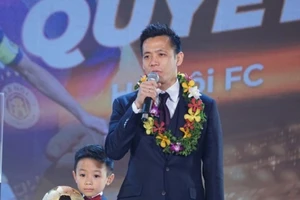 Nguyễn Văn Quyết đoạt Quả bóng vàng Việt Nam 2022