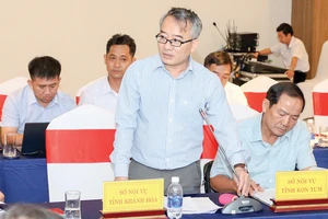 Giám đốc Sở Nội vụ tỉnh Khánh Hòa Võ Chí Vương phát biểu tại hội nghị