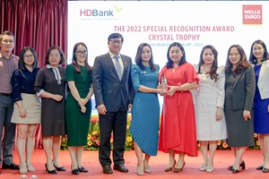 HDBank nhận giải thưởng đặc biệt chất lượng thanh toán quốc tế xuất sắc do Wells Fargo trao tặng 