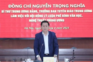 Trưởng Ban Tuyên giáo Trung ương Nguyễn Trọng Nghĩa phát biểu chỉ đạo buổi làm việc. Ảnh: PHƯƠNG HOA/TTXVN