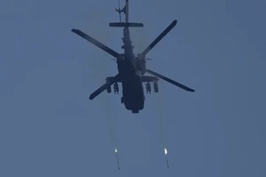 Máy bay trực thăng AH-64 Apache. Nguồn: AP