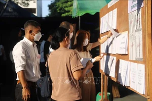 Hơn 2 triệu cử tri trên khắp Vương quốc Thái Lan đi bỏ phiếu sớm bầu Hạ viện khóa mới. Ảnh: TTXVN