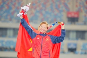 Vận động viên điền kinh Nguyễn Thị Oanh đoạt 4 Huy chương vàng tại SEA Games 32