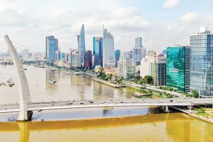 Cầu Ba Son vượt sông Sài Gòn kết nối TP Thủ Đức với trung tâm TPHCM. Ảnh: HOÀNG HÙNG