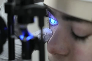 Điều trị thị lực bằng liệu pháp gene tại Viện Mắt Bascom Palmer