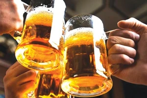 Vi phạm về quảng cáo, khuyến mại rượu bia vẫn phức tạp 