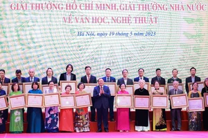 Lễ trao tặng Giải thưởng Hồ Chí Minh, Giải thưởng Nhà nước về Văn học, Nghệ thuật tổ chức ngày 19-5-2023
