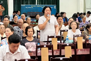 Cử tri quận 6 quan tâm phương án hỗ trợ người dân bị ảnh hưởng bởi dự án kênh Hàng Bàng