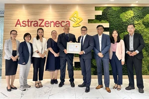 AstraZeneca chuyển giao công nghệ sản xuất dược phẩm tại Việt Nam