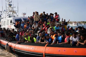 Italy: Giải cứu 245 người di cư
