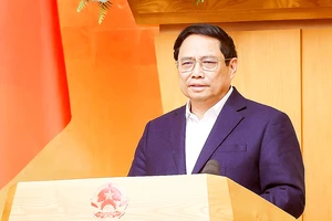 Thủ tướng Phạm Minh Chính chủ trì và phát biểu tại phiên họp Chính phủ chuyên đề về xây dựng pháp luật tháng 12-2023, ngày 26-12. Ảnh: VIẾT CHUNG