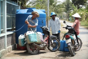 Hàng trăm hộ dân ở huyện Tân Trụ (Long An) thiếu nước sinh hoạt