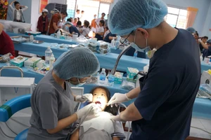 Khám chữa răng miễn phí cho hơn 1.000 học sinh