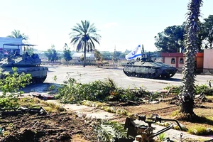 Xe tăng của Israel tiến vào thành phố Rafah, phía Nam Dải Gaza. Ảnh: ABC NEWS