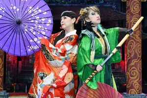 Cặp đôi nghệ sĩ ảo thuật tài danh của Nhật Bản