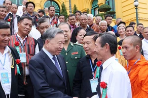 Chủ tịch nước Tô Lâm gặp mặt người có uy tín tiêu biểu trong đồng bào dân tộc thiểu số. Ảnh: TTXVN