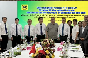 Bộ trưởng Nông nghiệp Philippines Francisco P.Liu Laurel thăm và làm việc tại Công ty Bình Điền chiều ngày 6-7