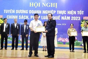 Cục thuế TPHCM tuyên dương 136 doanh nghiệp tiêu biểu