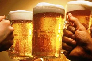 Tuổi sử dụng rượu, bia có xu hướng trẻ hóa