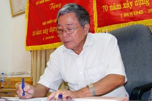 Mặc dù đã nghỉ hưu nhưng ông Nguyễn Quang Hòa vẫn luôn đau đáu với “nghiệp nước”
