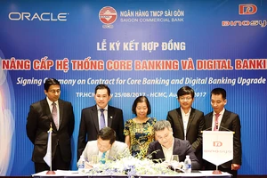 Đại diện SCB và Công ty Dinosys ký kết hợp đồng nâng cấp hệ thống Core Baking và Digital Banking của Oracle