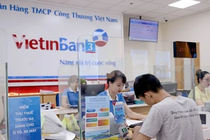 Giao dịch tại VietinBank có cơ hội nhận ngay tiền triệu, nội thất hàng hiệu
