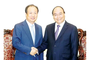 Thủ tướng Nguyễn Xuân Phúc tiếp ông Shin Jong Kyun, Chủ tịch, Tổng Giám đốc Công ty Samsung Electronics Hàn Quốc