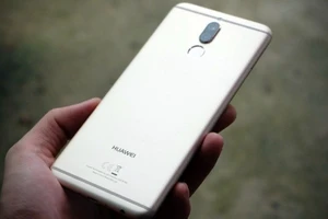 Huawei nova 2i phiên bản màu vàng