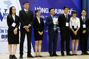 Cuộc thi Phiên tòa giả định cấp quốc gia Vmoot 2017 dành cho sinh viên, diễn ra tại Trường Đại học Luật TPHCM