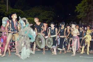 Đội chiêng của làng Kon Măh tham gia Liên hoan Cồng chiêng, hát dân ca tỉnh Gia Lai