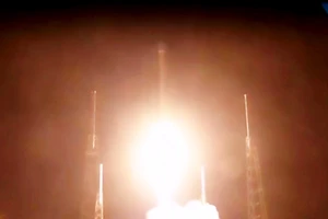 SpaceX phóng vệ tinh tối mật