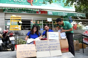 Co.op Food tiếp tục bố trí nhân sự hỗ trợ cư dân chung cư Carina Plaza