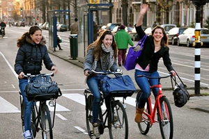 Hà Lan khuyến khích người dân đi làm bằng xe đạp