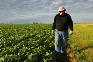 ​Mỹ công bố hỗ trợ 12 tỷ USD cho nông dân bị thiệt hại do các đòn trả đũa thương mại. Nguồn: EAST AUTO NEWS