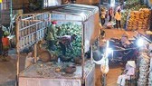 Đình chỉ công việc nhiều nhân viên trong “nghi án” bảo kê tại chợ Long Biên