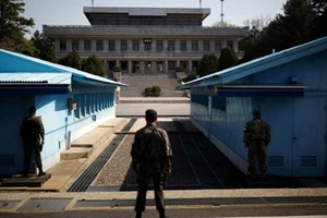 Hai miền Triều Tiên gỡ mìn ở khu phi quân sự