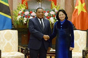 Việt Nam coi trọng phát triển quan hệ nhiều mặt với Tanzania