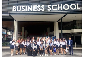 22 sinh viên Việt Nam và Indonesia tham gia chương trình học tập trải nghiệm trong 2 tuần tại Singapore