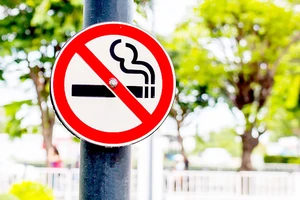 Chile cấm hút thuốc ở nơi công cộng