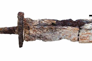 Phát hiện thanh kiếm Viking hơn 1.000 năm tuổi