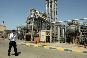 Nhà máy hóa dầu Maroun ở cảng Imam Khomeini, Iran 