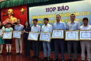 UBND tỉnh Đồng Nai tặng bằng khen Văn phòng đại diện khu vực Đông Nam bộ Báo SGGP
