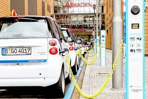 Đức chi gần 60 tỷ EUR phát triển xe điện, xe tự lái