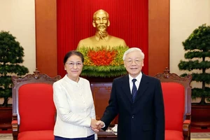 Tổng Bí thư, Chủ tịch nước Nguyễn Phú Trọng tiếp Chủ tịch Quốc hội Lào Pany Yathotou. Ảnh: TTXVN