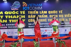 Tiết mục văn nghệ khai mạc triển lãm Telefilm và Vietnam ICTComm 2019