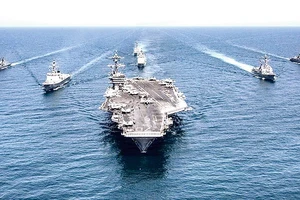Tàu sân bay USS Abraham Lincoln của Mỹ hoạt động ở Trung Đông. Ảnh: Reuters