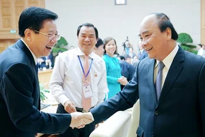 Thủ tướng Nguyễn Xuân Phúc gặp mặt các doanh nhân tư nhân. Ảnh: PHAN THẢO