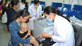 Trẻ được tiêm chủng vaccine đang giảm